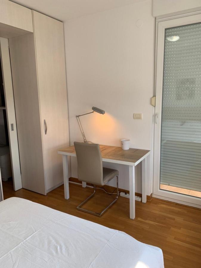 Appartamento Apartman Dream Belvil Belgrado Esterno foto