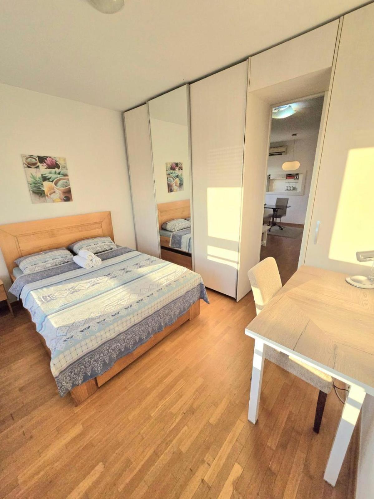 Appartamento Apartman Dream Belvil Belgrado Esterno foto